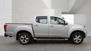 2015 Isuzu D-Max 2.5 Td Yukon 4x4 4dr in Silver — image 5