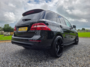 2013 Mercedes-Benz M Class 2.1 Ml250 Bluetec Amg Sport SUV 5dr Diesel G-Tronic 4WD Euro 6 (s/s) (204 Ps) in Black — image 3