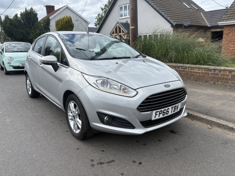2016 Ford Fiesta 1.3 Zetec in Silver — image 1