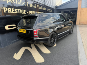 2017 Land Rover Range Rover 3.0 Td V6 Vogue in Black — image 4