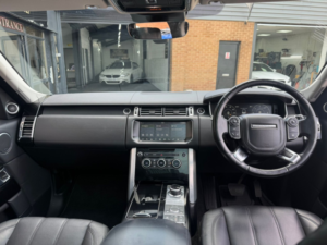 2017 Land Rover Range Rover 3.0 Td V6 Vogue in Black — image 5
