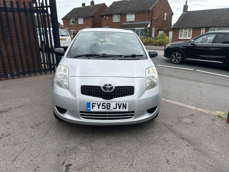 2008 Toyota Yaris 1.0 Vvt-I T2 in Silver — image 1