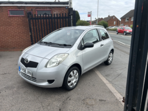 2008 Toyota Yaris 1.0 Vvt-I T2 in Silver — image 6
