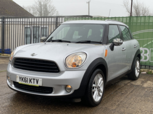 2011 MINI Countryman 1.6 One Countryman in Silver — image 3