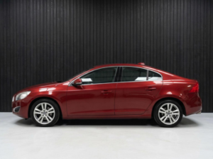 2011 Volvo S60 2.4 D5 Se Lux Geartronic Euro 5 4dr in Red — image 4