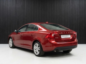 2011 Volvo S60 2.4 D5 Se Lux Geartronic Euro 5 4dr in Red — image 5