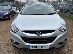 2011 Hyundai Ix35 2.0 Crdi Premium Auto 4WD Euro 5 5dr in Silver — image 2
