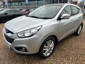 2011 Hyundai Ix35 2.0 Crdi Premium Auto 4WD Euro 5 5dr in Silver — image 3