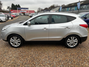 2011 Hyundai Ix35 2.0 Crdi Premium Auto 4WD Euro 5 5dr in Silver — image 4