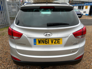 2011 Hyundai Ix35 2.0 Crdi Premium Auto 4WD Euro 5 5dr in Silver — image 6