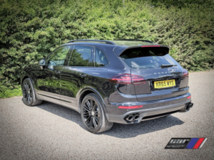 2015 Porsche Cayenne 4.8 T V8 Turbo S in Black — image 6