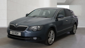 2014 Skoda Superb 2.0 Tdi Elegance in Grey — image 2