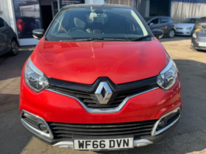 2016 Renault Captur 1.2 Tce Energy Signature Nav Auto Euro 6 (s/s) 5dr in Red — image 2