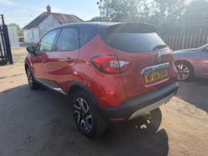 2016 Renault Captur 1.2 Tce Energy Signature Nav Auto Euro 6 (s/s) 5dr in Red — image 4