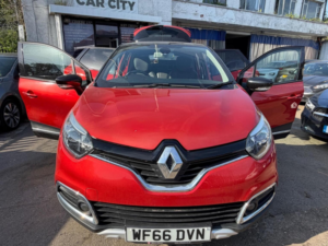 2016 Renault Captur 1.2 Tce Energy Signature Nav Auto Euro 6 (s/s) 5dr in Red — image 5