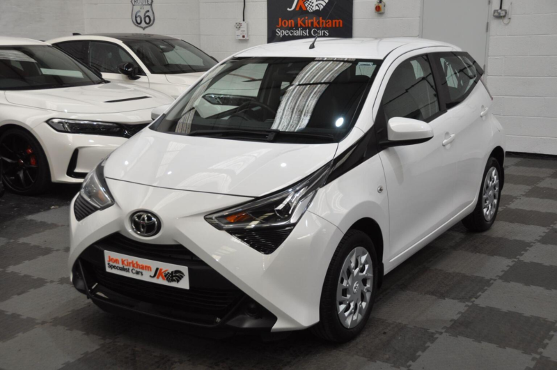 2021 Toyota Aygo 1.0 Vvt-I X-Play Euro 6 (s/s) 5dr in White — image 1