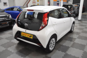 2021 Toyota Aygo 1.0 Vvt-I X-Play Euro 6 (s/s) 5dr in White — image 5