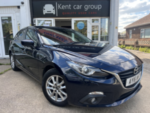 2016 Mazda Mazda3 1.5 Skyactiv-D Se-L Nav in Blue — image 3