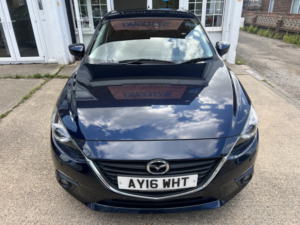 2016 Mazda Mazda3 1.5 Skyactiv-D Se-L Nav in Blue — image 4