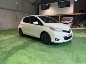 2012 Toyota Yaris 1.3 Dual Vvt-I Tr in Grey — image 2