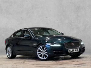 2016 Jaguar Xe 2.0d Portfolio Auto Euro 6 (s/s) 4dr in Green — image 1