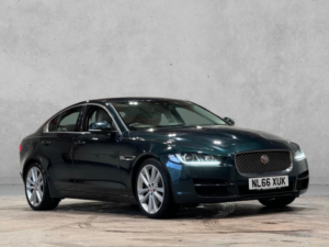2016 Jaguar Xe 2.0d Portfolio Auto Euro 6 (s/s) 4dr in Green — image 3