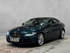 2016 Jaguar Xe 2.0d Portfolio Auto Euro 6 (s/s) 4dr in Green — image 4