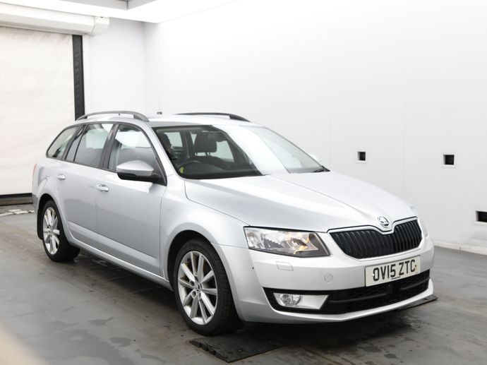2015 Skoda Octavia 2.0 Tdi Elegance in Silver — image 1