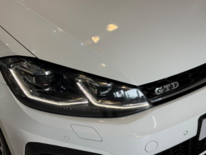 2018 Volkswagen Golf 2.0 Tdi Bluemotion Tech Gtd in White — image 4