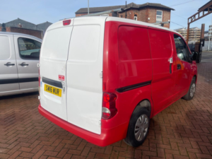 2016 Nissan Nv200 1.5 Dci Acenta Swb Euro 5 6dr (ac) in Red — image 3