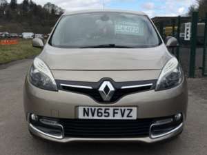 2015 Renault Scenic 1.5 Dci Dynamique Nav MPV 5dr Diesel Manual Euro 6 (s/s) (110 Ps) in Multicolour — image 2