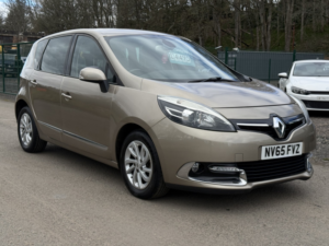 2015 Renault Scenic 1.5 Dci Dynamique Nav MPV 5dr Diesel Manual Euro 6 (s/s) (110 Ps) in Multicolour — image 3