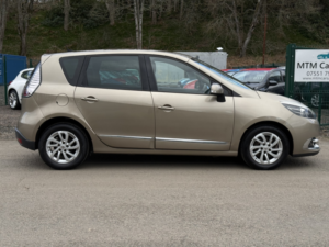 2015 Renault Scenic 1.5 Dci Dynamique Nav MPV 5dr Diesel Manual Euro 6 (s/s) (110 Ps) in Multicolour — image 5