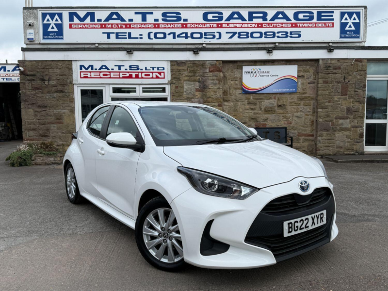 2022 Toyota Yaris 1.5 Vvt-H Icon in White — image 1