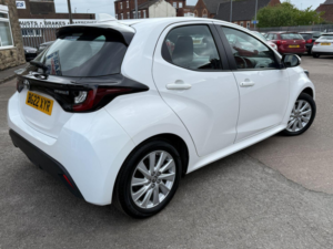 2022 Toyota Yaris 1.5 Vvt-H Icon in White — image 3