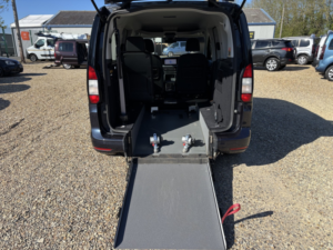 2023 Ford Tourneo Connect Auto Wav Automatic Wheelchair Accessible Vehicle 2.0 Tourneo Connect Titanium Tourneo L1 2.0l Ecoblu in Blue — image 3