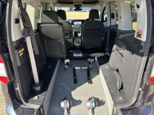2023 Ford Tourneo Connect Auto Wav Automatic Wheelchair Accessible Vehicle 2.0 Tourneo Connect Titanium Tourneo L1 2.0l Ecoblu in Blue — image 5