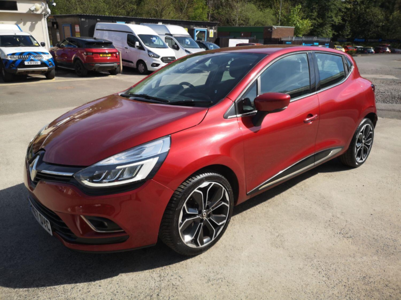 2017 Renault Clio 1.5 Dynamique S Nav Dci 90 in Red — image 1