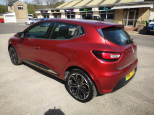 2017 Renault Clio 1.5 Dynamique S Nav Dci 90 in Red — image 3