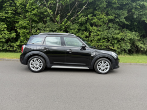 2019 MINI Countryman 1.5 Countryman Cooper Exclusive in Black — image 2