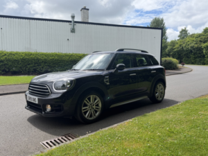 2019 MINI Countryman 1.5 Countryman Cooper Exclusive in Black — image 6