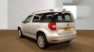 2016 Skoda Yeti 1.2 Tsi Se L in Silver — image 3