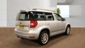 2016 Skoda Yeti 1.2 Tsi Se L in Silver — image 4