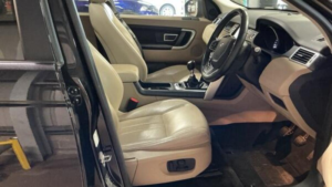 2016 Land Rover Discovery Sport 2.0 Td4 Hse 4WD Euro 6 (s/s) 5dr in Black — image 3