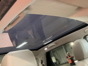 2016 Land Rover Discovery Sport 2.0 Td4 Hse 4WD Euro 6 (s/s) 5dr in Black — image 5