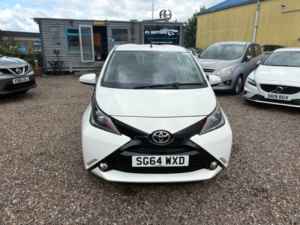 2014 Toyota Aygo 1.0 Vvt-I X-Pression Hatchback 5dr Petrol Manual Euro 5 Euro 5 (68 Ps) in White — image 2