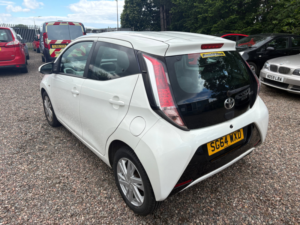 2014 Toyota Aygo 1.0 Vvt-I X-Pression Hatchback 5dr Petrol Manual Euro 5 Euro 5 (68 Ps) in White — image 6