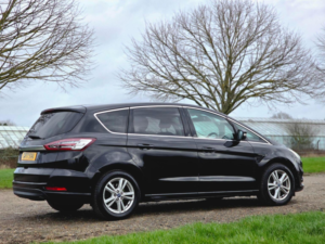 2017 Ford S-Max 2.0 Tdci Titanium Powershift Euro 6 (s/s) 5dr in Black — image 4