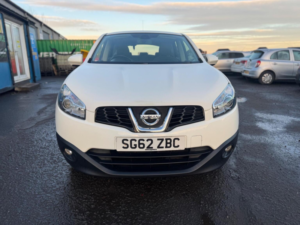 2012 Nissan Qashqai 1.6 Acenta CVT 2WD Euro 5 5dr in White — image 2