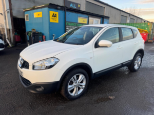 2012 Nissan Qashqai 1.6 Acenta CVT 2WD Euro 5 5dr in White — image 3